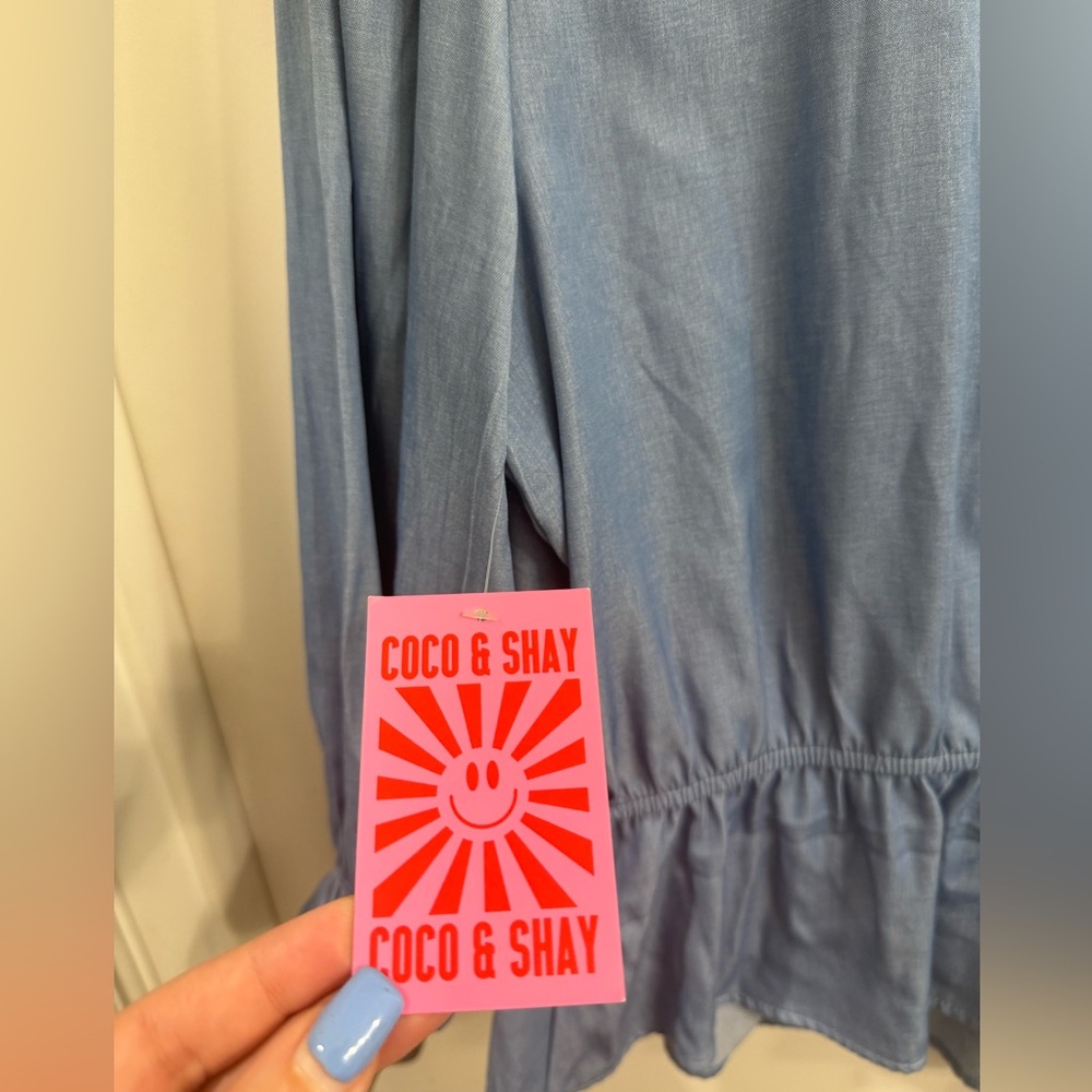Coco & Shay NWT XL Denim Faux Wrap Top - Picture 6 of 6